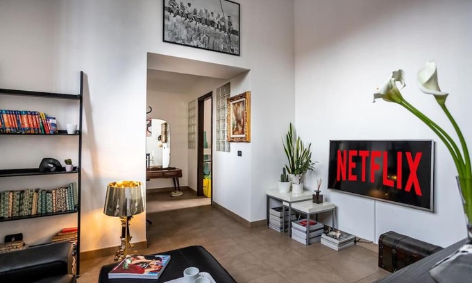 Barona Appartement | Life is Beautiful Design LOFT Navigli Romolo, SmartTV, WiFi, AC and street parking