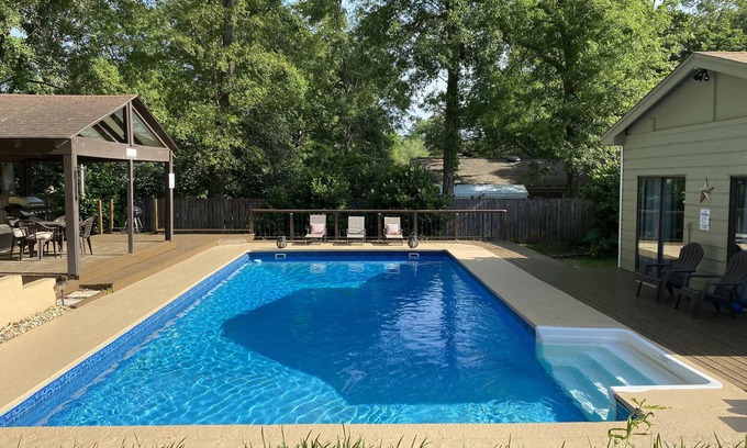 Tallahassee Maison | La vie est meilleure au bord de la piscine!