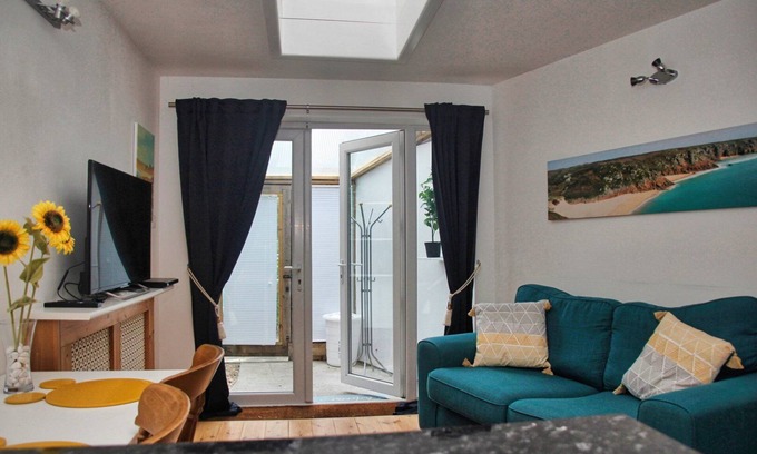Newton St Loe Appartement | Light and airy with parking nearby