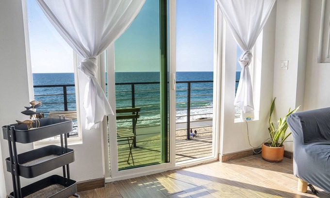 Costa Appartement | Beachfront Charming 1 Bdr 1 Bth