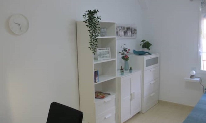 Badalona Appartement | Light-flooded apartment with private terrace