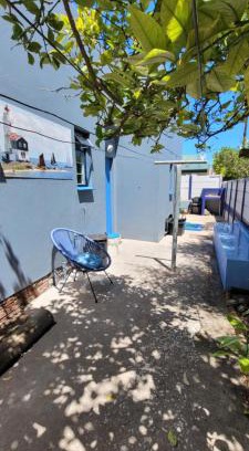 Langebaan Appartement | Lighthouse Cottage stone's throw from the beach