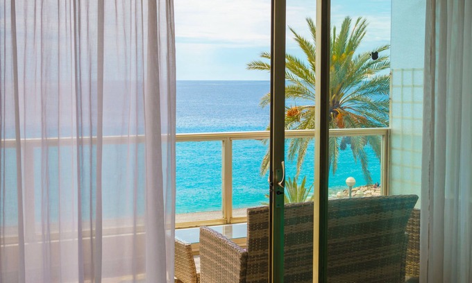 Les Baumettes Appartement | Promenade des Anglais - grand appartement avec terrasse au bord de la mer