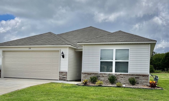 Conway Maison | Like New Home close to town family friendly, quiet and close to amenities.