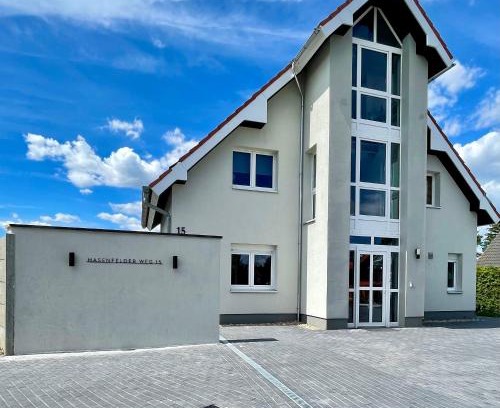 Petershagen b Fredersdorf b Berlin Appartement | LikeHome gemütliches Privatzimmer im Haus, Hasenfelder Weg 15 in Heinersdorf