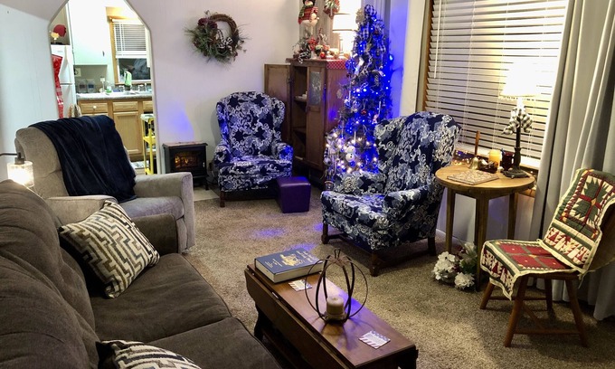 Wakenda Cottage | Lil' Bit Quaint Cottage - A 100 year old schoolhouse located in rural Missourii