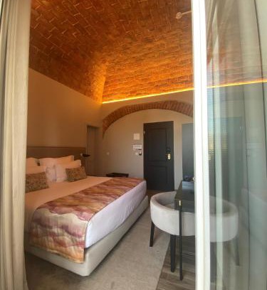 Pavia Hôtel | Lilases Boutique House & Garden