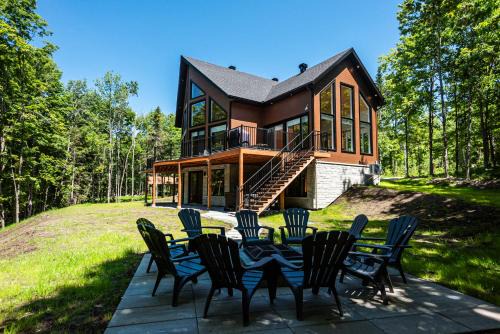 Amherst Chalet De Ski | Lilia Chalet Urbain de Luxe près du Mont-Tremblant