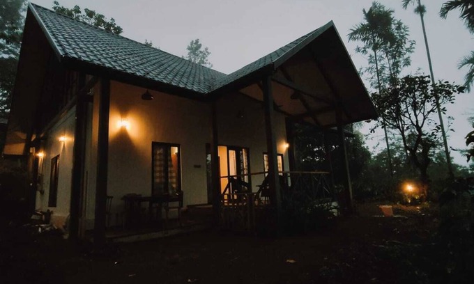 Vayittiri Maison | Lillis Tea Hostel, A mountain bungalow conjures images of a cozy, rustic retreat