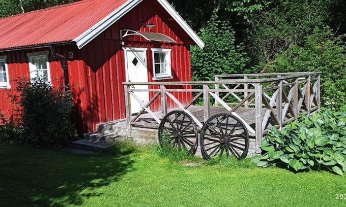 Ucklum Appartement | Lillstugan i idyllisk lugn miljö nära Hällungen, Stenungsund