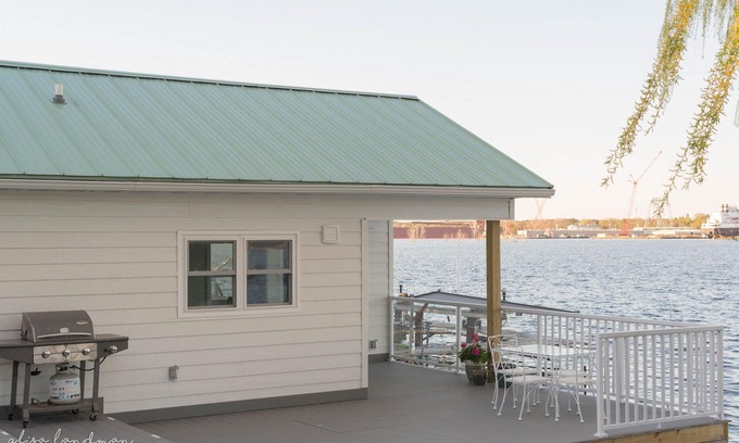 Sturgeon Bay Cottage | Lily Pad, un cottage du comté de Door au bord de l’eau à Sturgeon Bay
