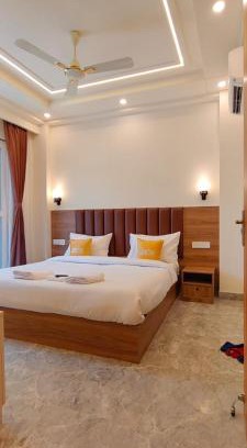 Sushant Lok Appartement | Lime Tree 1BHK Service Apartment Near Fortis Hospital Gurgaon