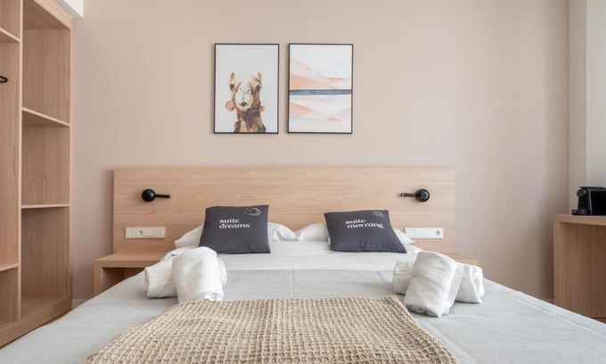 El Camp de l'Arpa del Clot Hôtel | Limehome Barcelona Carrer de Besalú 82