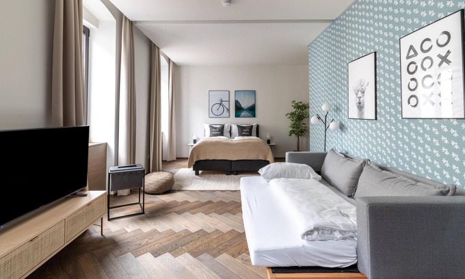 Innere Stadt Appartement | limehome Linz Schillerstr | Suite M with sofa bed