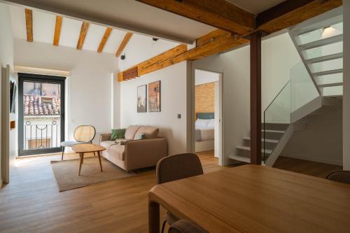 Old Town Appartement | Limehome Pamplona Hilarión Eslava