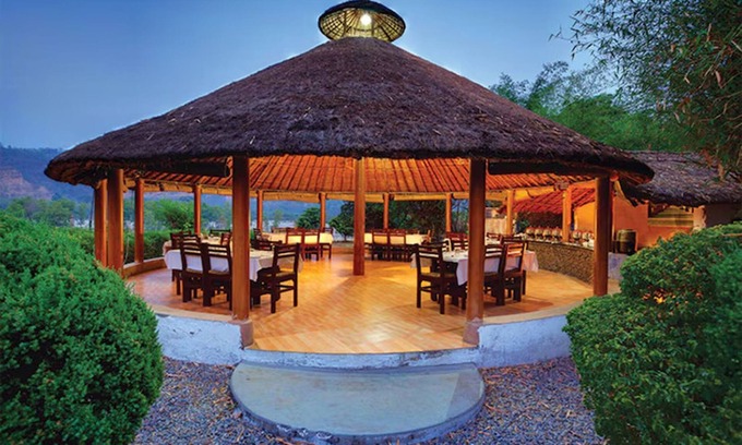 Dhikuli Station Balnéaire | Limewood Riverside Resort