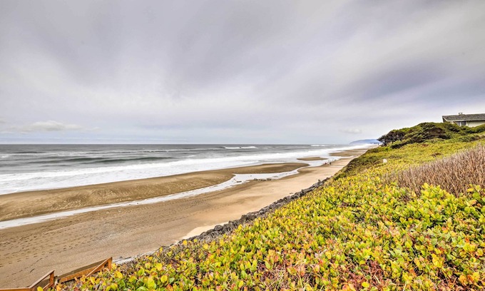 Lincoln Beach Copropriété | NOUVEAU! Condo Lincoln Beach de style complexe avec balcon!