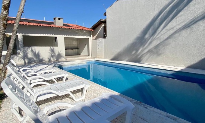 Jardim Acapulco Maison | Linda Casa com Piscina
