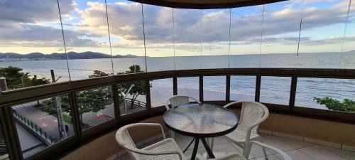 Itapema Appartement | Lindo Apto Itapema Meia Praia Frente ao Mar, 6 pessoas, alto padrão