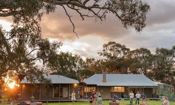 Barwite Maison | Linleigh Farmhouse with Mountain Views