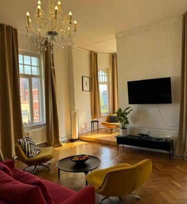 Minden Appartement | Lio Suite Design Apartment Balkon Netflix