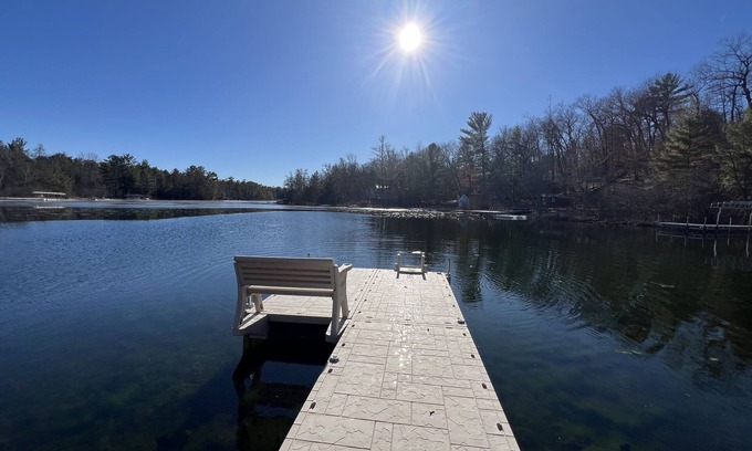 King Maison | Lion on Otter Lake/Chain O' Lakes Waupaca/Waterfront/Pet Friendly/Private Pier