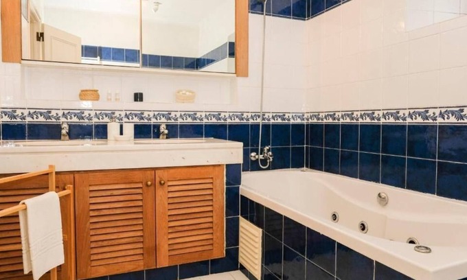Barcarena Maison | Lisbon Country Villa - Two Bedroom Family Suite