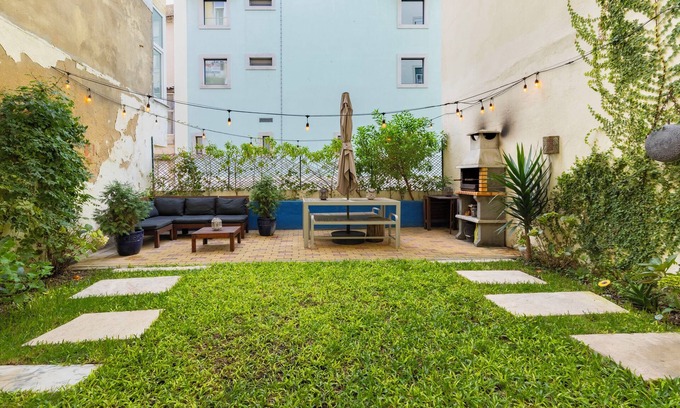 Pena Appartement | Lisbon Private Terrace APT (w/BBQ) w/AC and Private Entrance - 10min City Center
