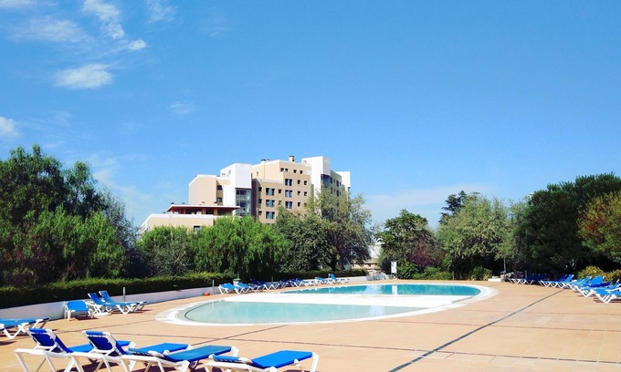 Lisbon Old Town Appartement | PISCINE ensoleillée (4pax) avec PARKING GRATUIT et jardin!