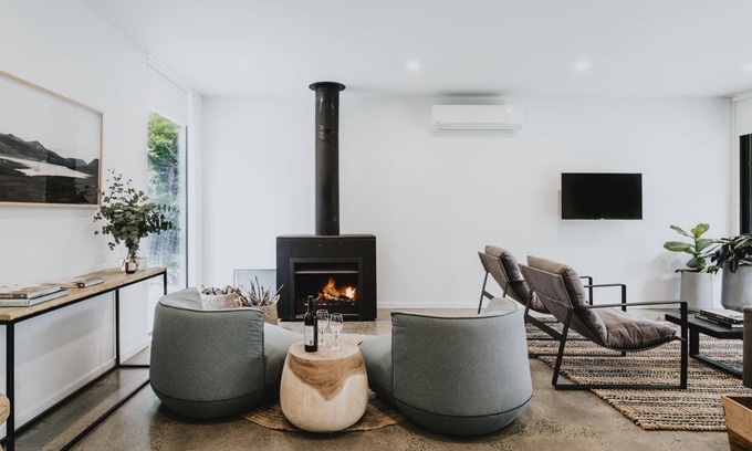 Hepburn Springs Maison | Lithic House-beautiful bush setting