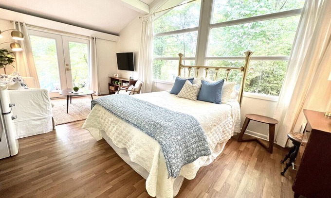 Lupton City Maison | Little Avalon in North Chattanooga- 5 minutes from downtown!
