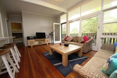 Arakoon Maison | Little Bay Cottage 8 East St Arakoon -No Sheets or Towels Provided