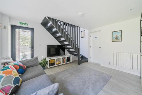 Plaistow Appartement | Little Bay Trees, A Home Away from Home
