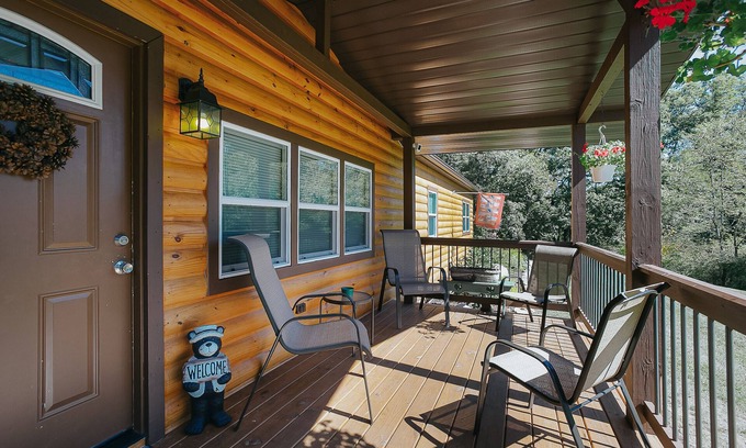New Tripoli Cabine | Little Bear Lodge avec Babbling Brook sur 3+ Acres Lehigh Valley / Allentown, PA