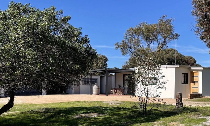 Lake Wangary Maison | Little Douglas Holiday Shack - A rare opportunity to rent a property in this idyllic coastal community