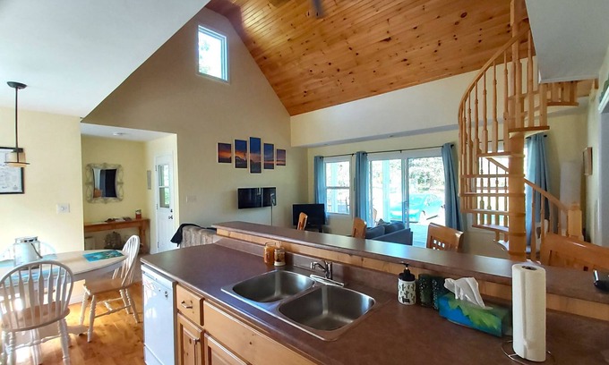 Canoe Cove Cottage | Little Eden - Une escapade parfaite à Canoe Cove