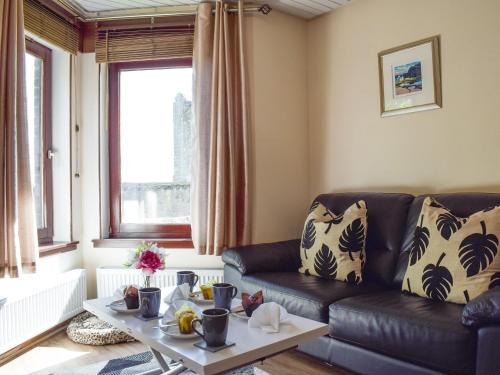 Kirkcaldy Maison | Little Gem