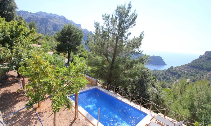 Escorca Maison | Petite maison à Cala Tuent avec vue sur la mer et les montagnes. Piscine privée et WIFI gratuit.