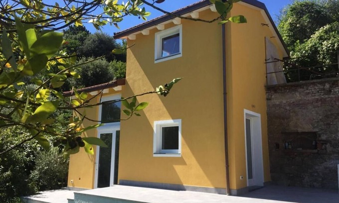 La Foce Appartement | Little house in the garden of period villa in La Foce, La Spezia.