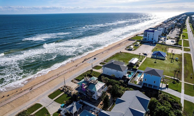 Bethune Beach Maison | 'Little Latitude' High Tide - Oceanfront Home with Crow's Nest!