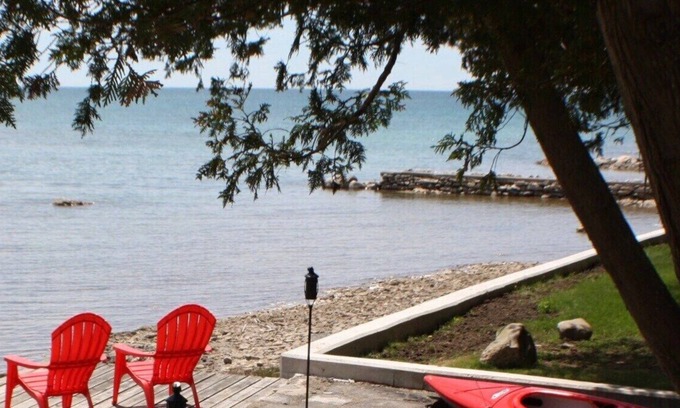 Northern Bruce Peninsula Cottage | Little Point, a rustic waterfront retreat