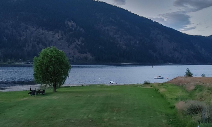 Chase Maison | Little Shuswap Lake Front Suite