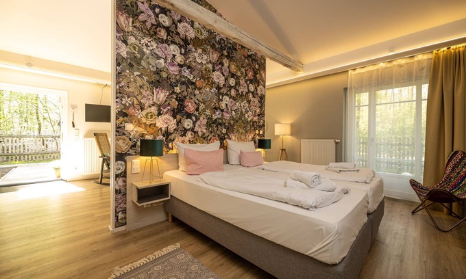 Buhlau/Weier Hirsch Appartement | Little Suite Apartments