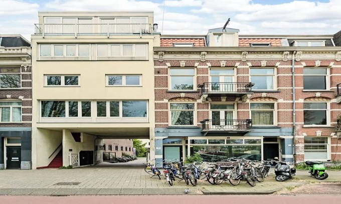 Weesperzijde Appartement | Live by the Water Stylish Apartment Overlooking the Amstel