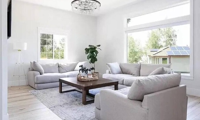Northwest Arvada Maison | Live it Up! Pure Lux W Private Pool/Spa & Game Center!
