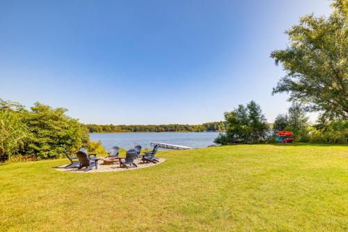 Grand Junction Maison | Live Large on Saddle Lake! Family Home with Dock