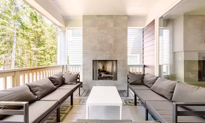 Port Orchard Maison | Live Luxe - 4K SQFT by Famous Golf Course