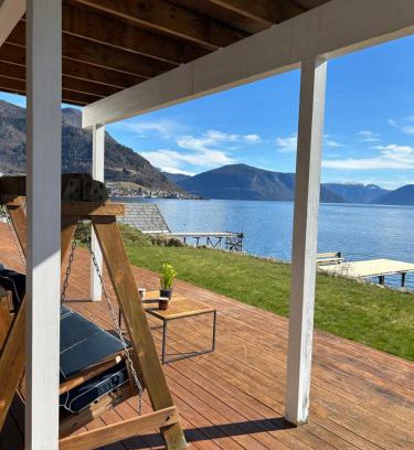 Leikanger Municipality Appartement | Live right by the Sognefjord