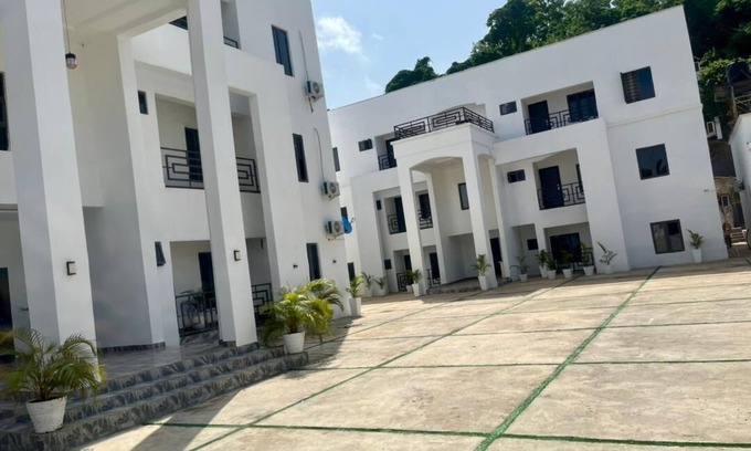 Asokoro Appartement | Live the luxury life you deserve! 2-bedroom apartment in Abuja with AC, WiFi.