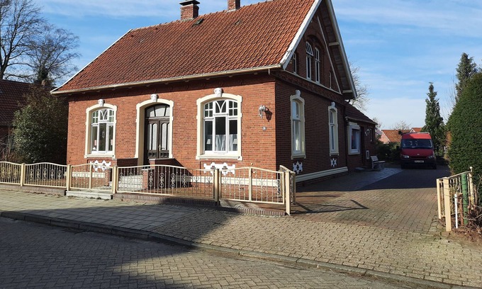 Rhauderfehn Maison | Living in the captain's house with sauna and terrace